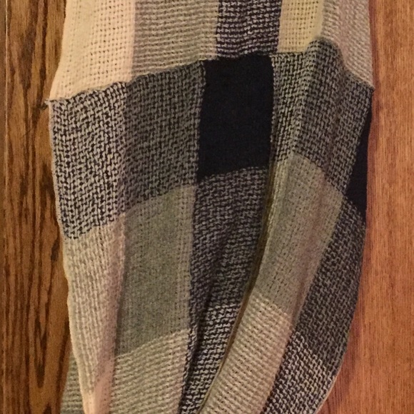 Infinity scarf - Picture 1 of 2